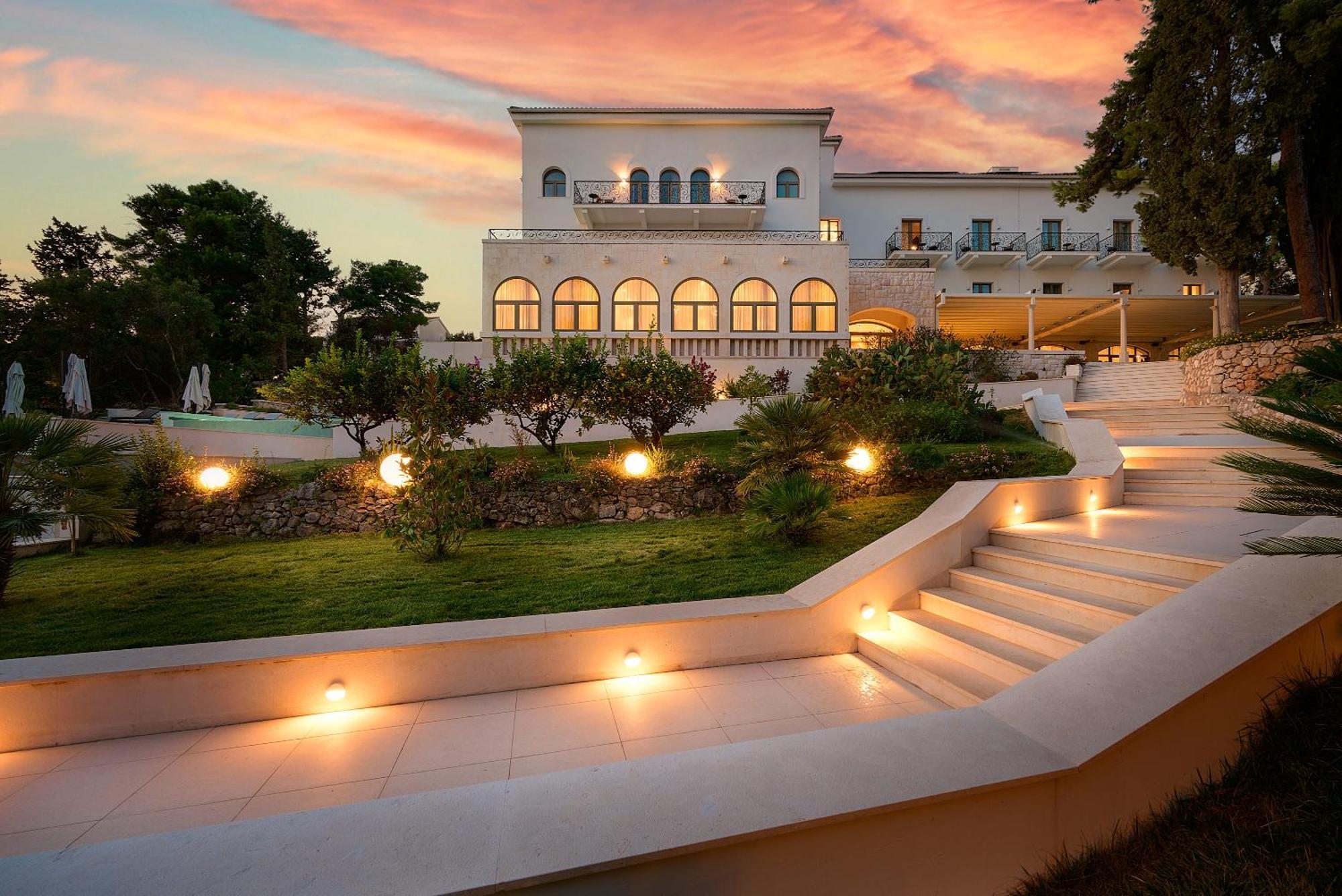 Hotel Moeesy, Blue & Green Oasis Хвар Экстерьер фото
